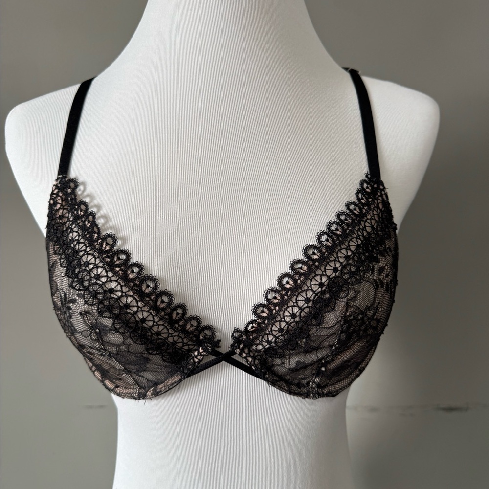 VICTORIA’S SECRET BLACK LACE BRA – SIZE 34B – NEW WITH TAGS – ELEGANT & CHIC 🖤 - Picture 2 of 9